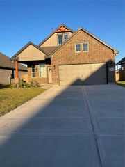 126 Peachleaf Court, Anahuac, TX 77514