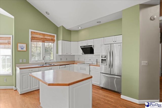 1614 WestView Dr, Florence, SC 29501