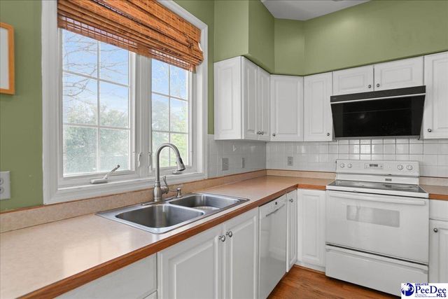 1614 WestView Dr, Florence, SC 29501