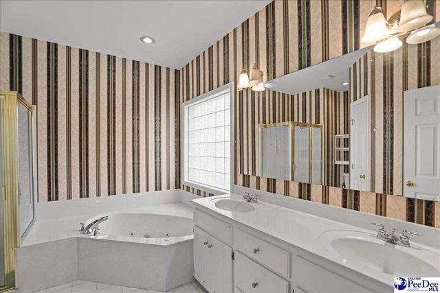 1614 WestView Dr, Florence, SC 29501