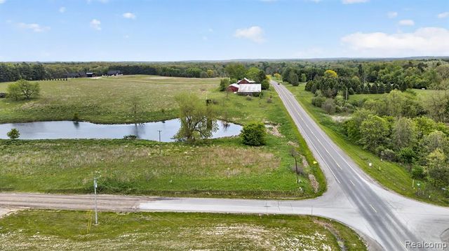 8103 Baldwin Road, Goodrich, MI 48438