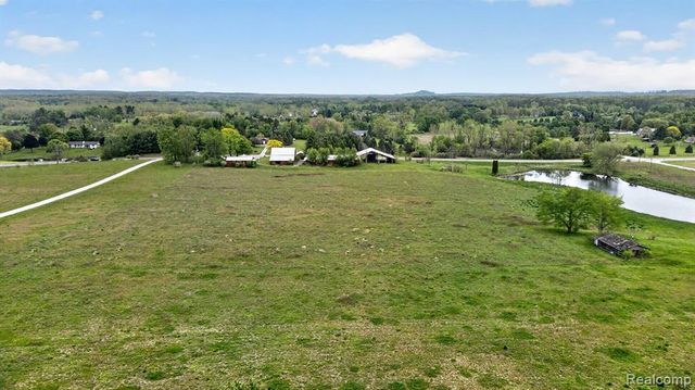 8103 Baldwin Road, Goodrich, MI 48438