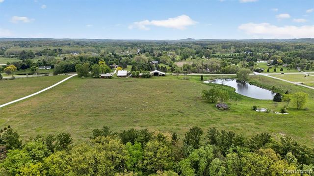 8103 Baldwin Road, Goodrich, MI 48438
