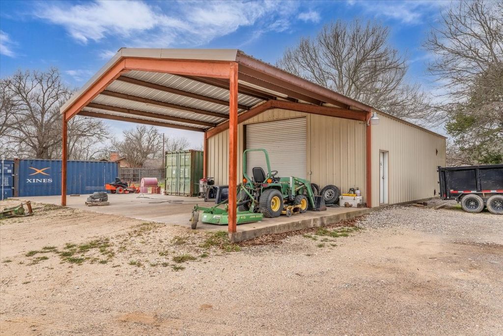 715 E Main Street, Fairfield, TX 75840