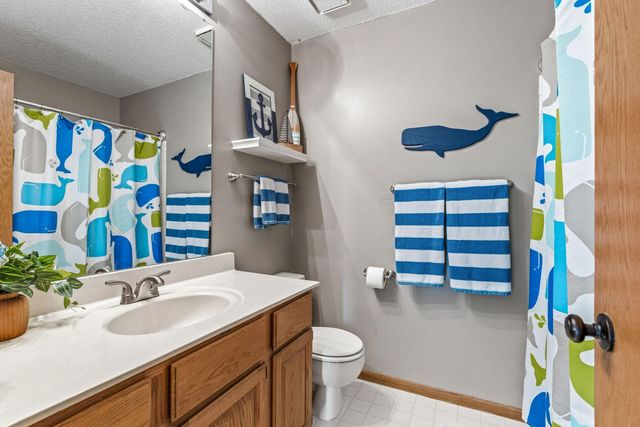 18745 39th Avenue N, Plymouth, MN 55446