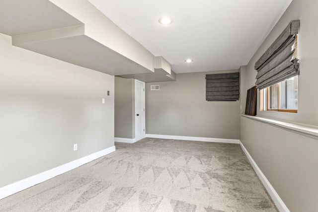 18745 39th Avenue N, Plymouth, MN 55446