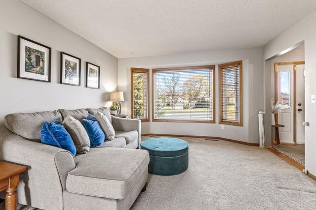 18745 39th Avenue N, Plymouth, MN 55446