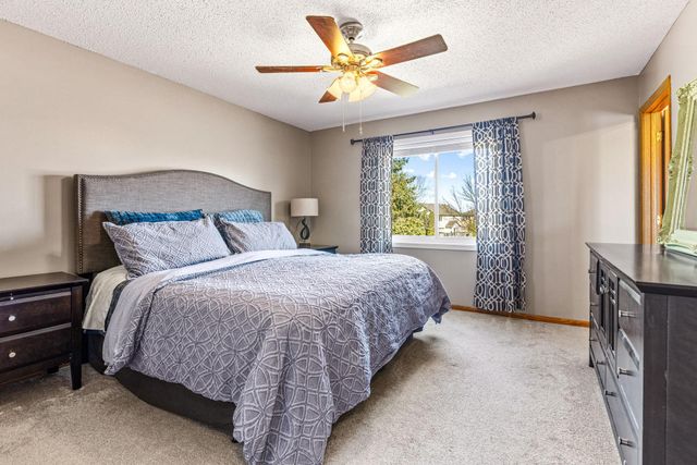 18745 39th Avenue N, Plymouth, MN 55446