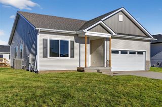 1041 NW Yorktown Drive, Waukee, IA 50263