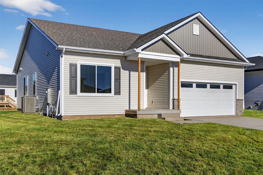 1041 NW Yorktown Drive, Waukee, IA 50263