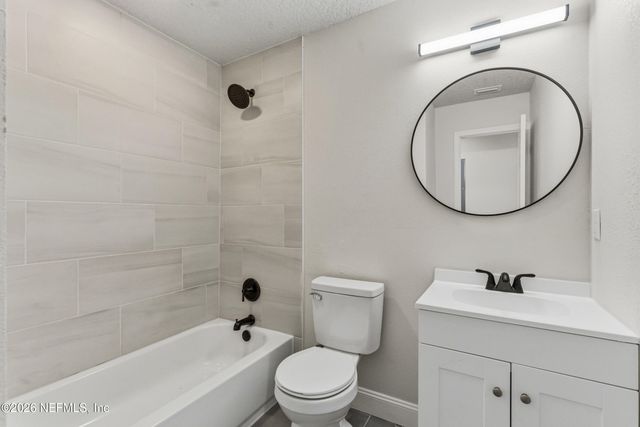 7661 KNOLL Drive N, Jacksonville, FL 32221