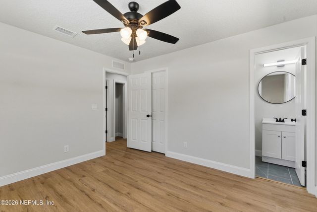 7661 KNOLL Drive N, Jacksonville, FL 32221