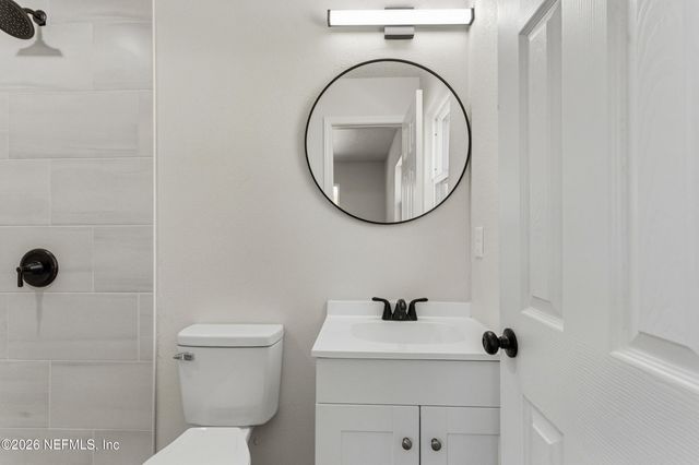 7661 KNOLL Drive N, Jacksonville, FL 32221