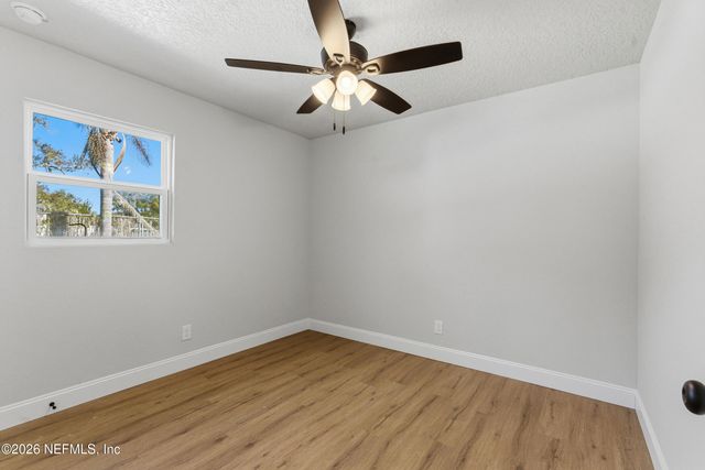 7661 KNOLL Drive N, Jacksonville, FL 32221