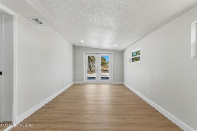 7661 KNOLL Drive N, Jacksonville, FL 32221