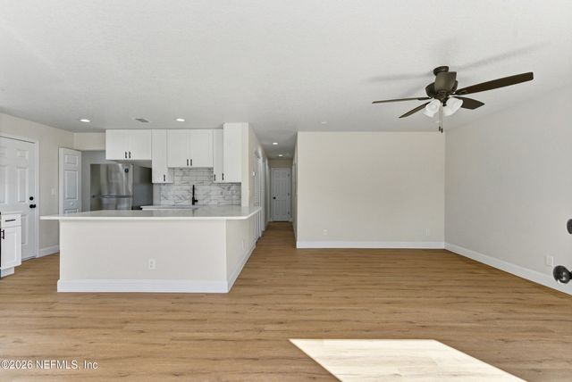 7661 KNOLL Drive N, Jacksonville, FL 32221