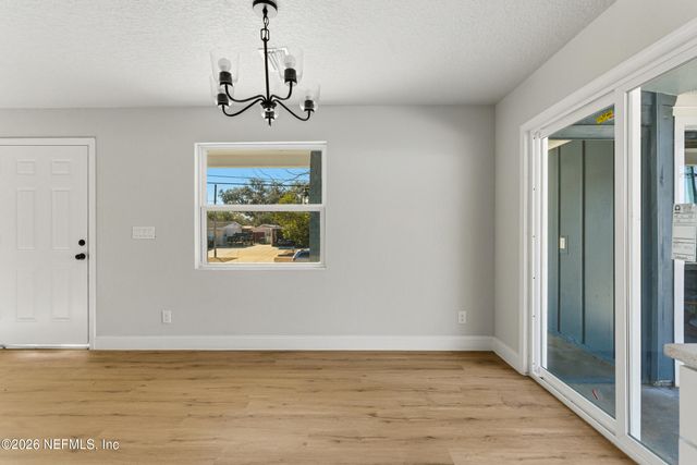 7661 KNOLL Drive N, Jacksonville, FL 32221