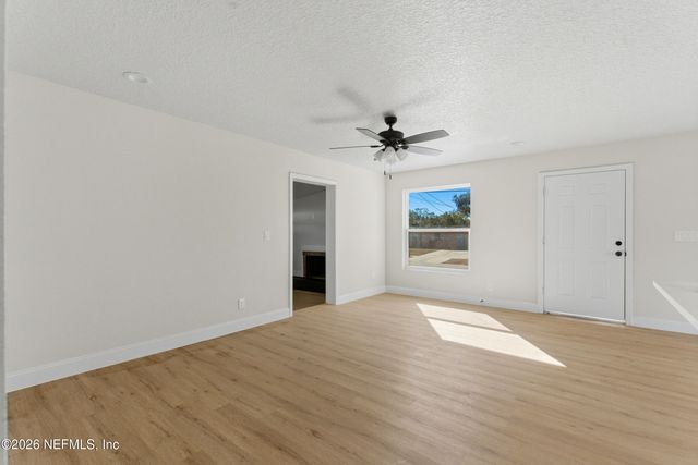 7661 KNOLL Drive N, Jacksonville, FL 32221