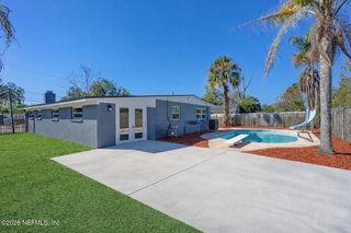 7661 KNOLL Drive N, Jacksonville, FL 32221