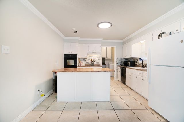 1865 Jackson Street, Paris, TX 75460