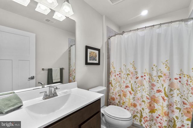 2472 SILVER LEAF DR, Frederick, MD 21702