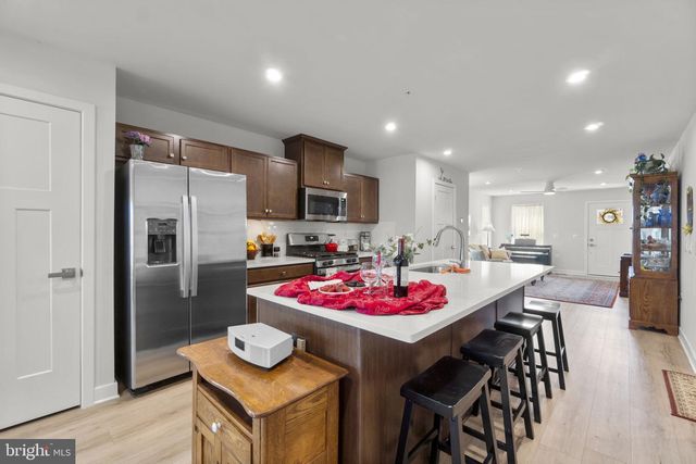 2472 SILVER LEAF DR, Frederick, MD 21702