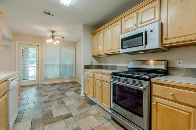 14904 Lamplight Way, Little Rock, AR 72211