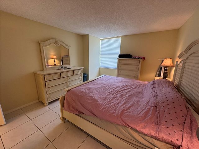 111 Briny Avenue 26-11, Pompano Beach, FL 33062