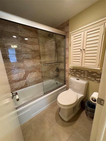 111 Briny Avenue 26-11, Pompano Beach, FL 33062