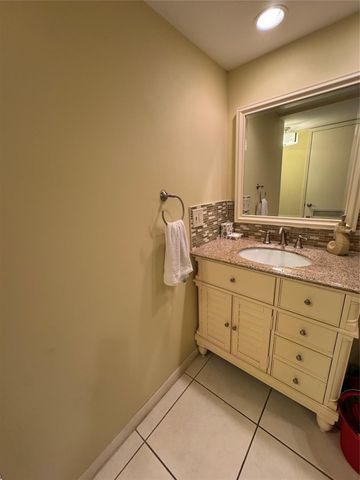 111 Briny Avenue 26-11, Pompano Beach, FL 33062