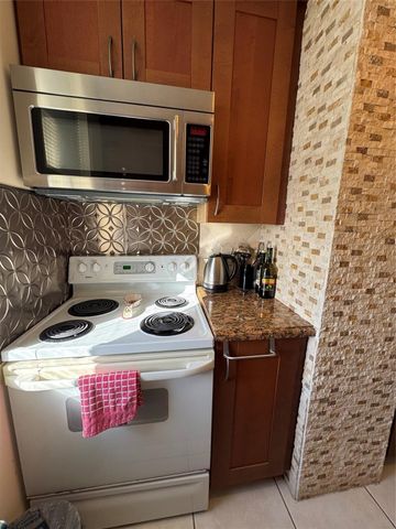 111 Briny Avenue 26-11, Pompano Beach, FL 33062