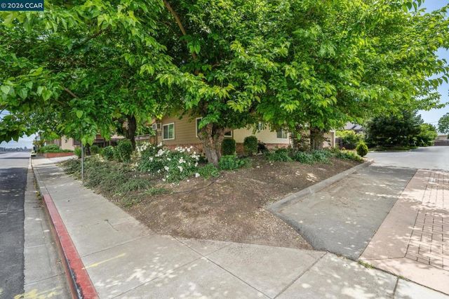 1591 3rd Ave, Walnut Creek, CA 94597