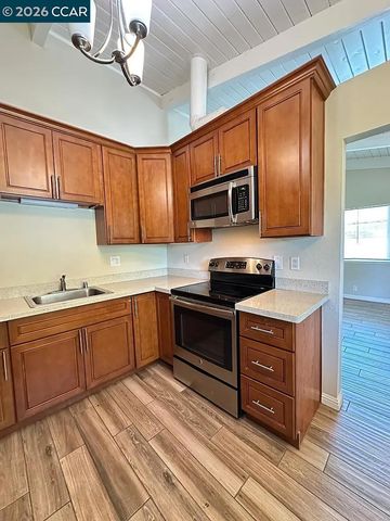 1591 3rd Ave, Walnut Creek, CA 94597