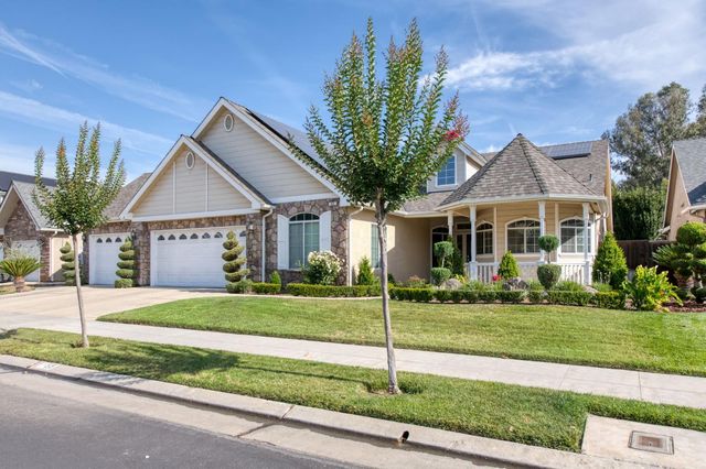 55 Serena Avenue, Clovis, CA 93619