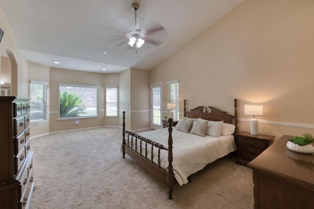 55 Serena Avenue, Clovis, CA 93619