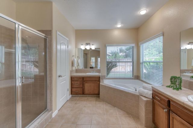 55 Serena Avenue, Clovis, CA 93619