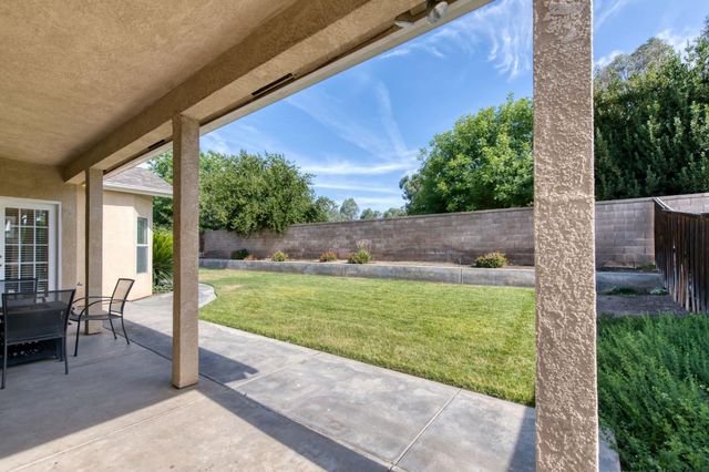 55 Serena Avenue, Clovis, CA 93619