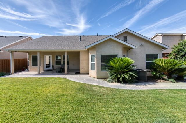 55 Serena Avenue, Clovis, CA 93619