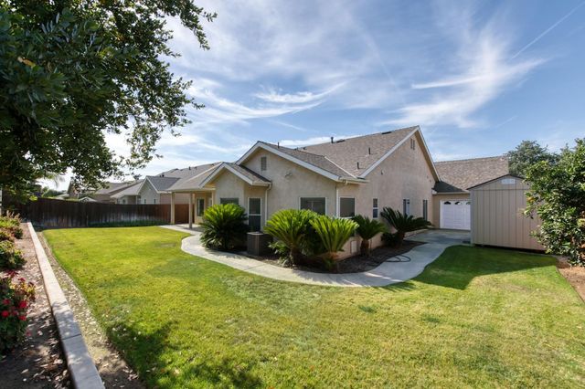 55 Serena Avenue, Clovis, CA 93619