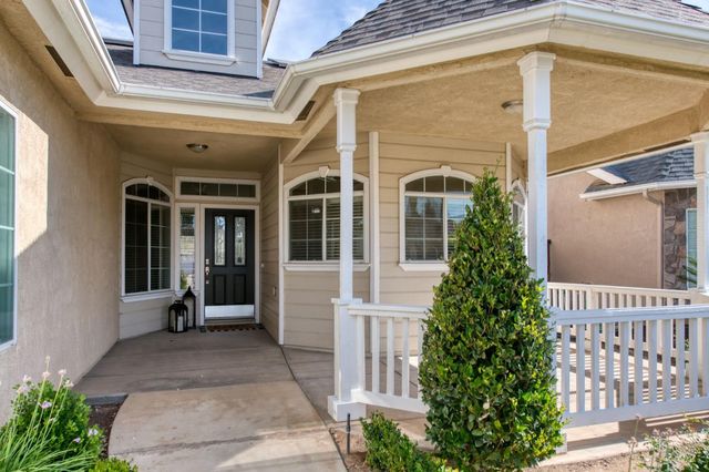 55 Serena Avenue, Clovis, CA 93619