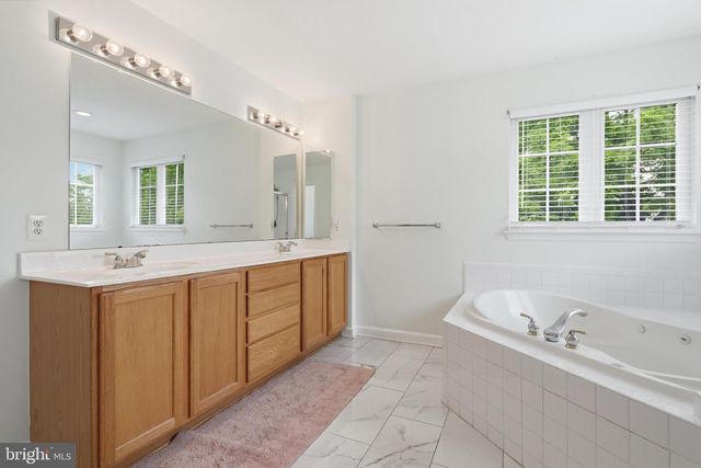 11257 SUFFOLK DR, Hagerstown, MD 21742