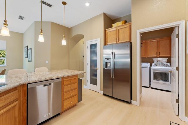 450 Forastera Cir, Sacramento, CA 95834