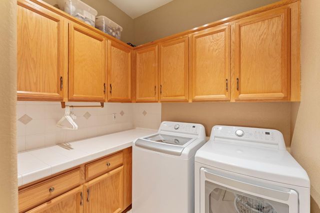 450 Forastera Cir, Sacramento, CA 95834