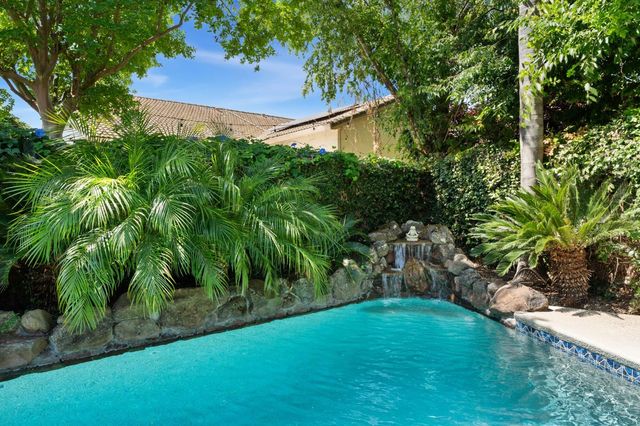 450 Forastera Cir, Sacramento, CA 95834