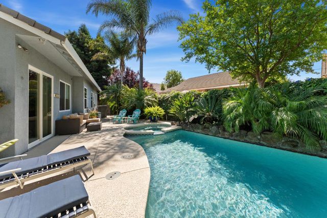 450 Forastera Cir, Sacramento, CA 95834