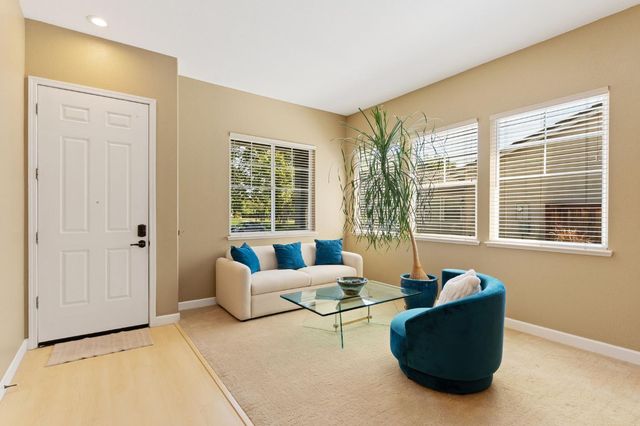 450 Forastera Cir, Sacramento, CA 95834