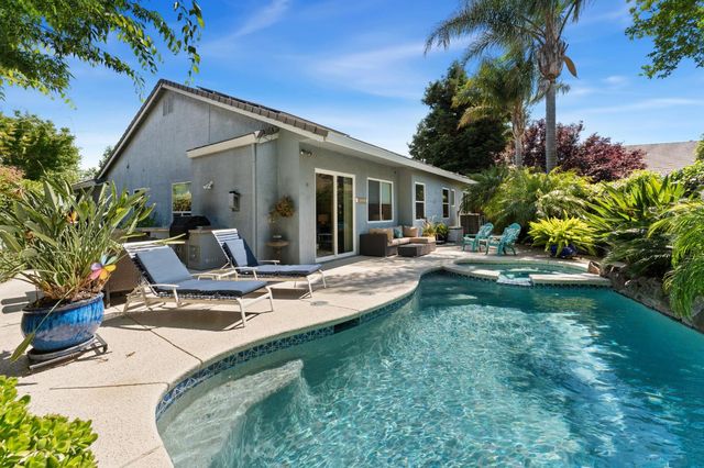 450 Forastera Cir, Sacramento, CA 95834