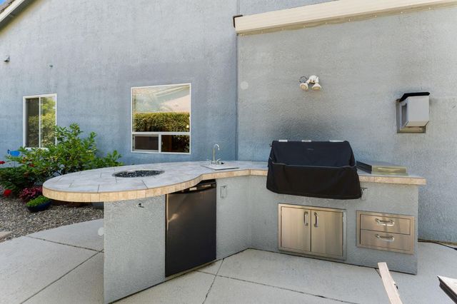 450 Forastera Cir, Sacramento, CA 95834