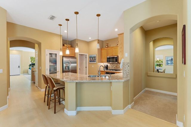 450 Forastera Cir, Sacramento, CA 95834