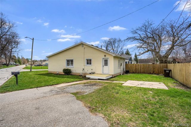 4399 2nd Street, Frenchtown Township, MI 48166